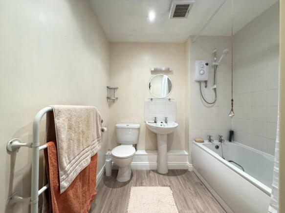 2 bed Apartment for sale Image 10
