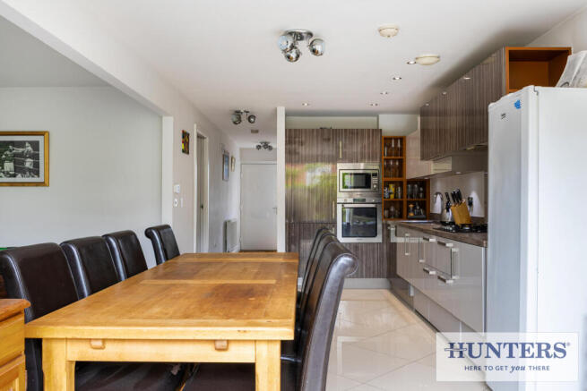 4 bed Detached for sale Image 11