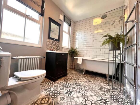 3 bed Terraced to rent Image 9