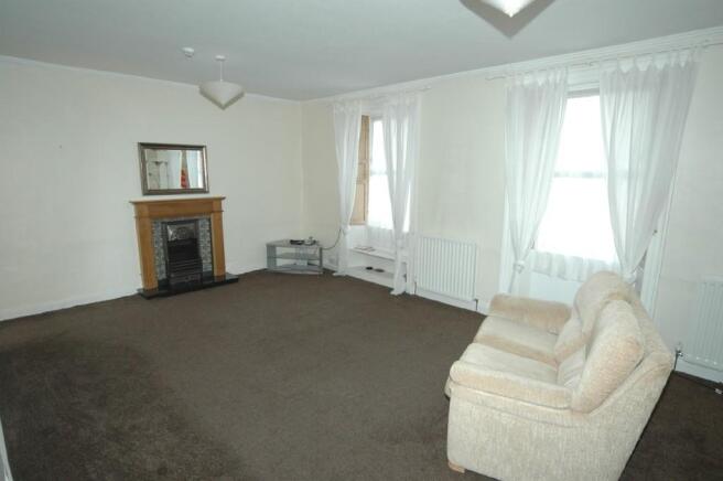 FIRST FLOOR LOUNGE