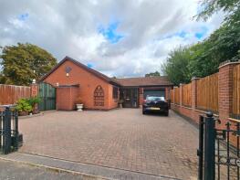 142, Wagon Lane, Solihull B92 7PD