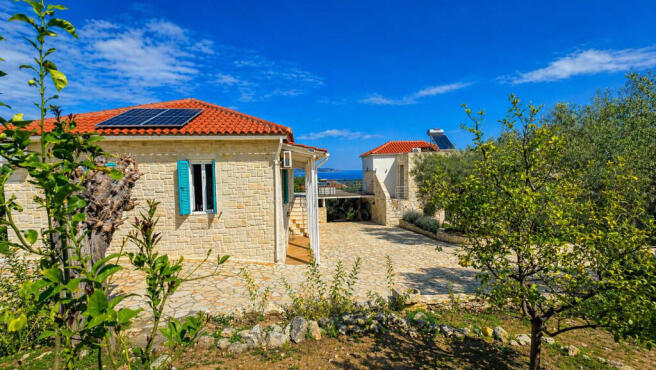 The main house 