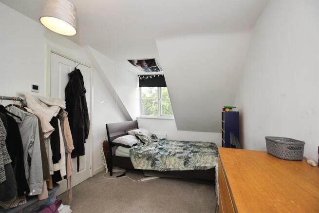 3 bed Town House for sale Image 5
