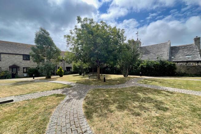 Landscaped Communal Grounds