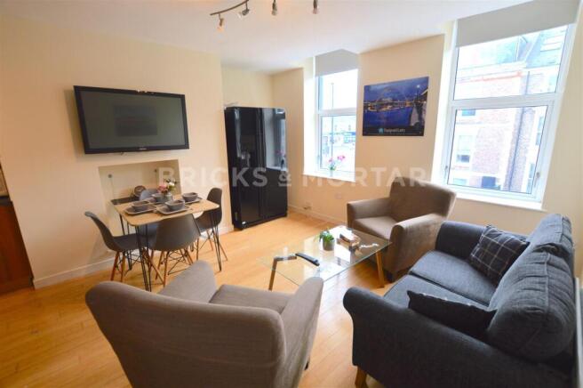 Flat 2, 24 Portland Terrace Lounge (1)JPG.jpg