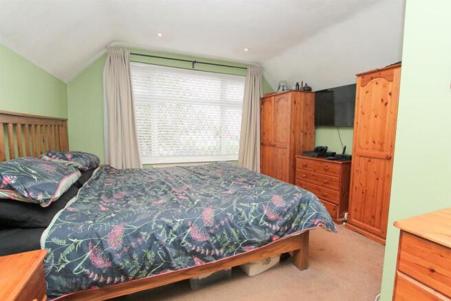 bed 1b.jpg