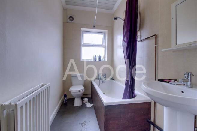 5 bed House to rent Image 9