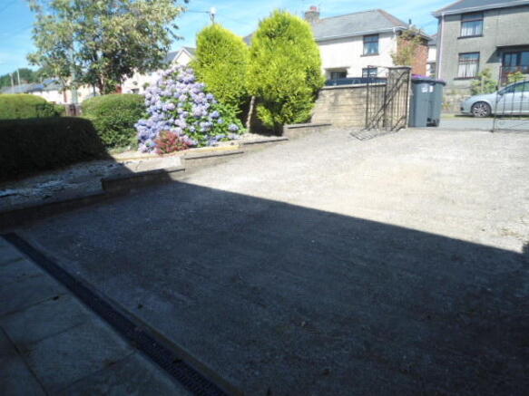 FRONT PARKING