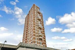 31, Chartwell Court, Russell Square, Brighton BN1 2EW