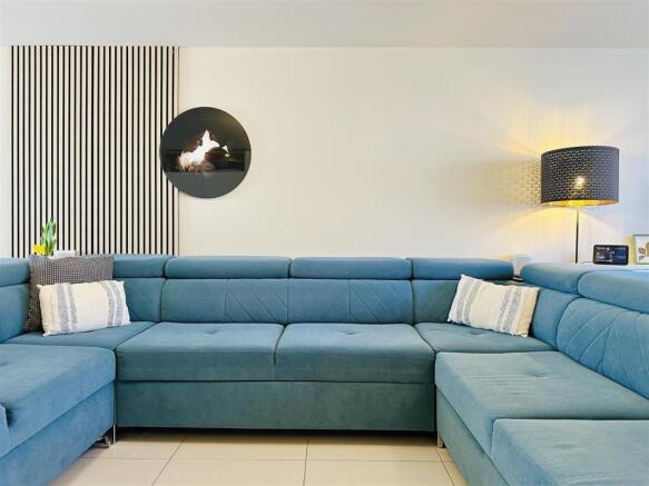 LOUNGE/DINER