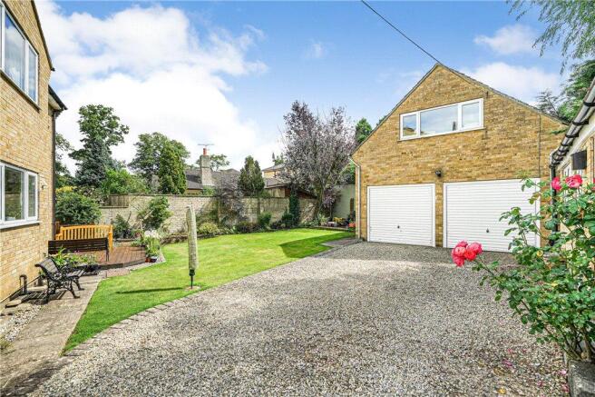 Driveway/Garage