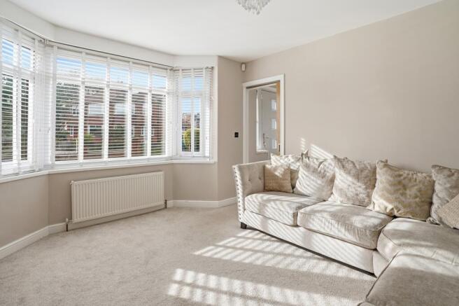 Hollyshaw Crescent, Leeds, LS15 photo 4