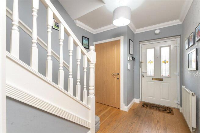 5 bed Town House for sale Image 9