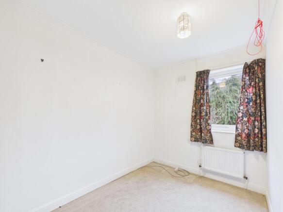 2 bed Flat for sale Image 5