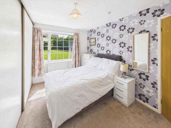 3 bed Semi-Detached Bungalow for sale Image 8