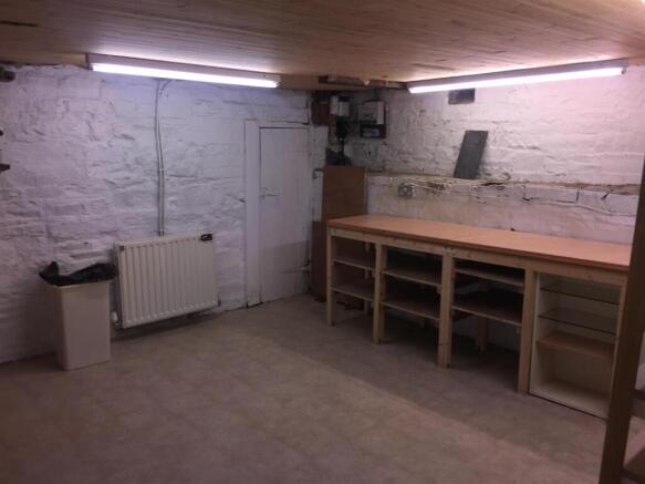 2 bed Terraced to rent Image 12