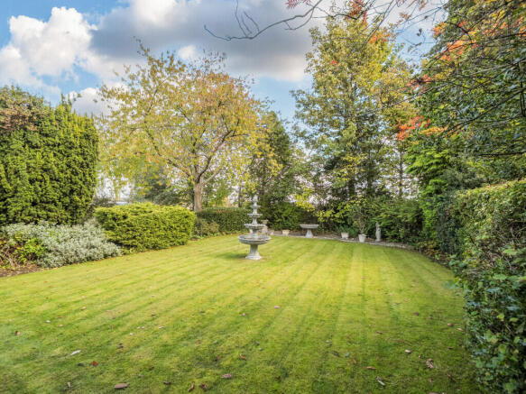 1369972-41-68fb6d...