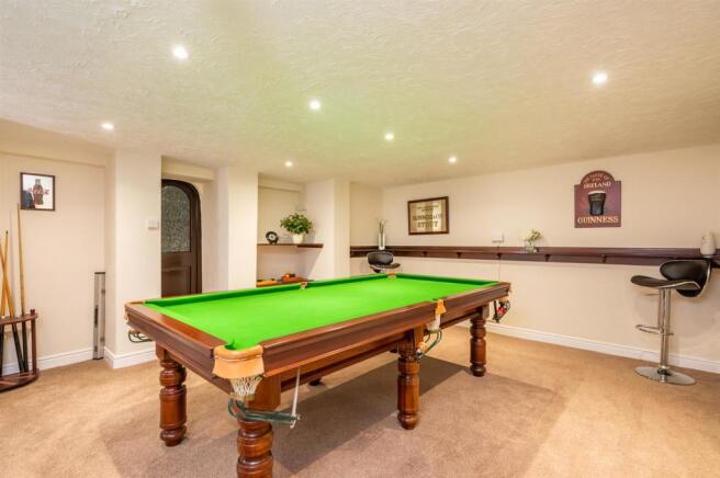 GAMES ROOM