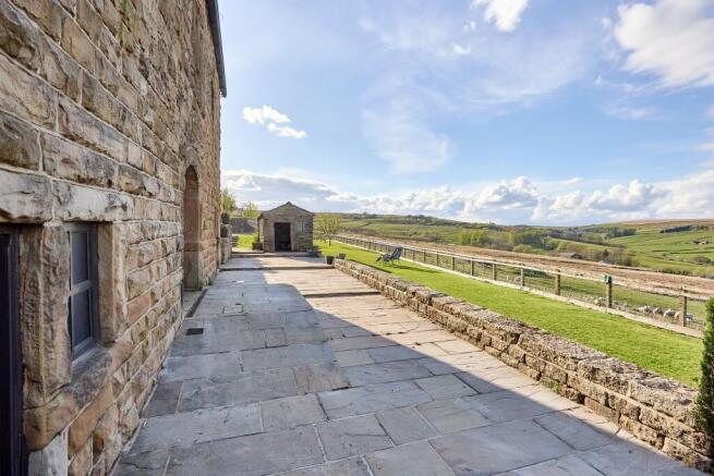6 bed Barn for sale Image 6
