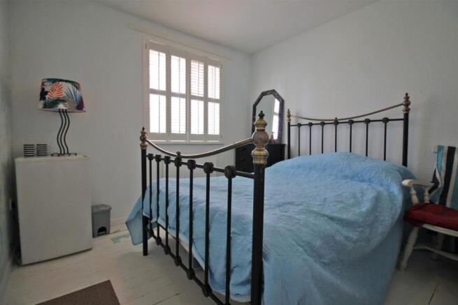 Bedroom 1.jpg