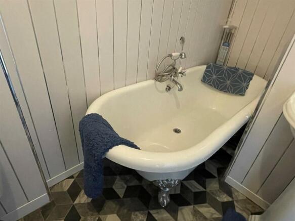 Bathroom.jpg