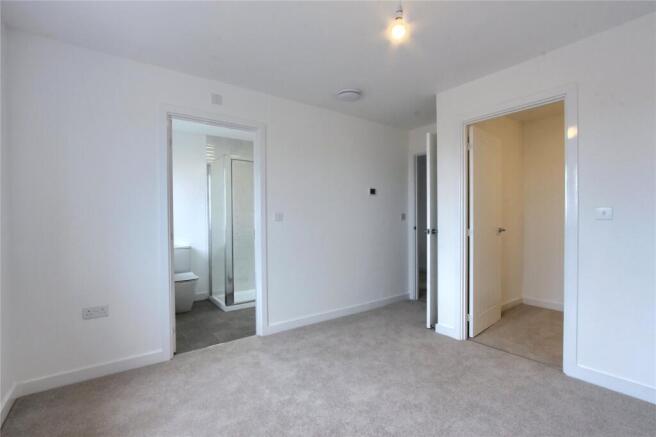 5 bed Detached for sale Image 10