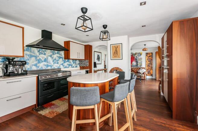 4 bed House for sale Image 10