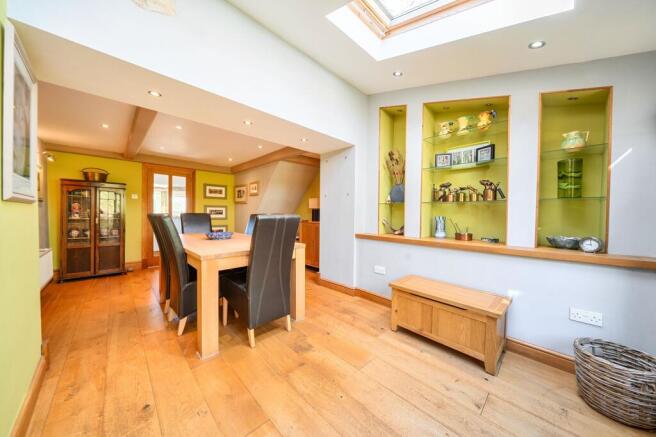 4 bed Detached for sale Image 11