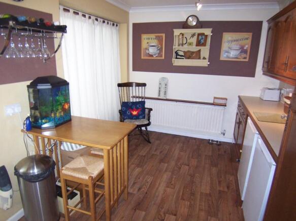 KITCHEN/BREAKFAST RM