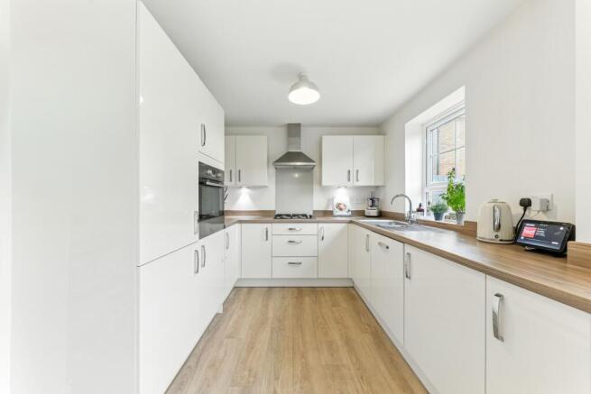 4 bed Detached for sale Image 4