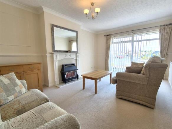 Longwood Close, Lytham photo 4