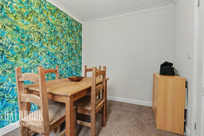 4 bed Detached for sale Image 8