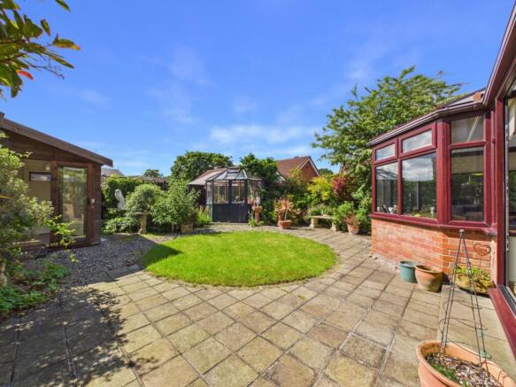 3 bed Detached Bungalow for sale Image 4