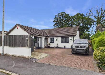 Freemans Walk, Pembroke - 4 Bed +1 Bed Annexe