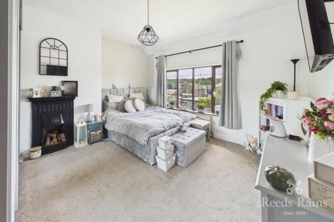 3 bed Terraced for sale Image 9