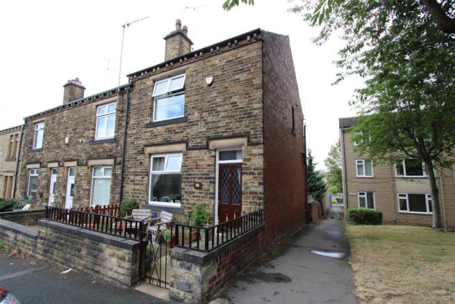 3 bed End of Terrace for sale in cleckheaton