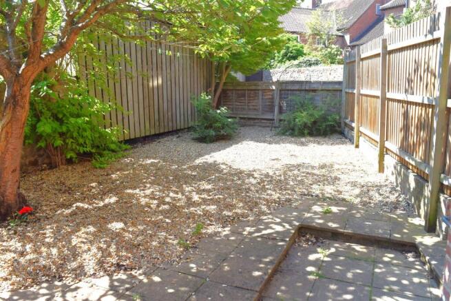 COMMUNAL PATIO GARDEN