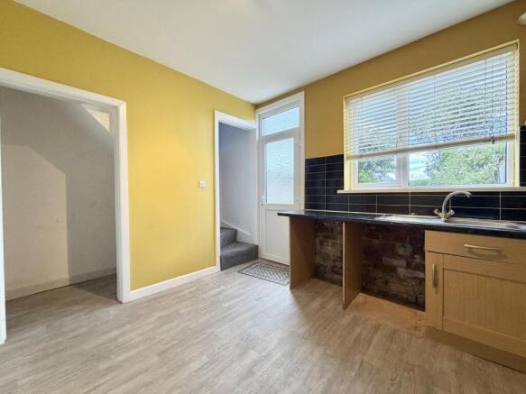 3 bed Terraced for sale Image 4