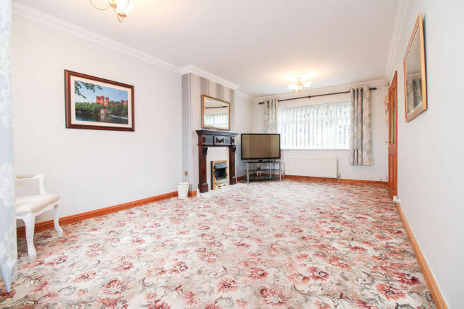 Lounge/Dining Area