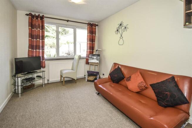 Lounge/ Bedroom 5