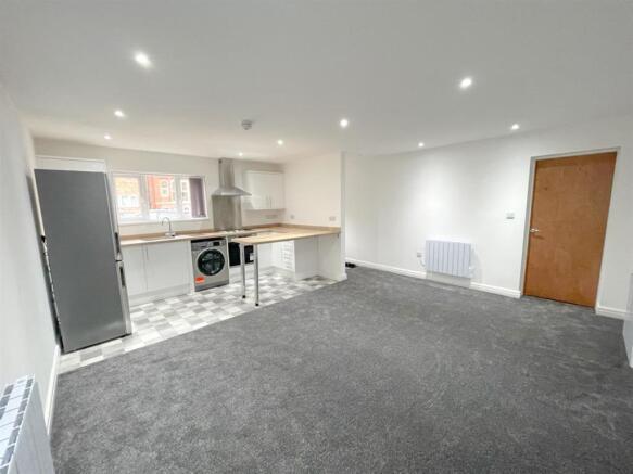 Open Plan Lounge & Kitchen