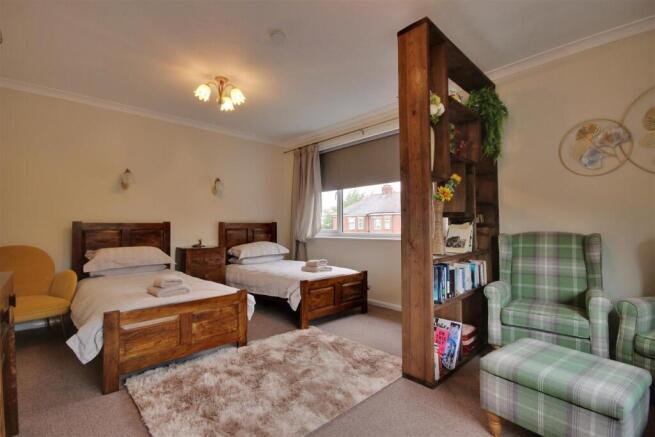 2 bed Semi-Detached for sale Image 12