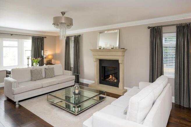5 bed House for sale Image 12