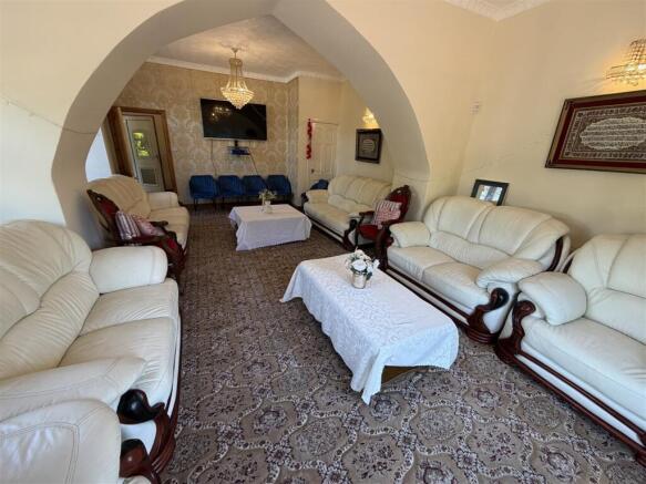 7 bed Semi-Detached for sale Image 4