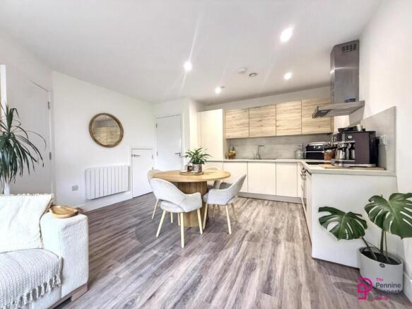 2 bed Town House to rent Image 4