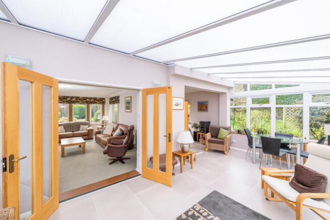 5 bed Detached for sale Image 12