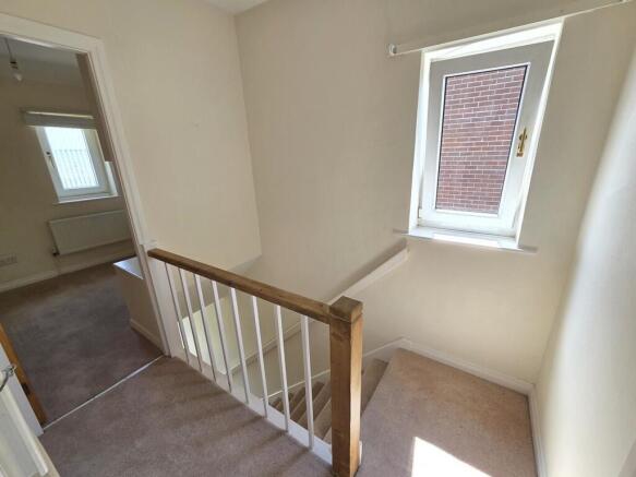 3 bed Semi-Detached to rent Image 5