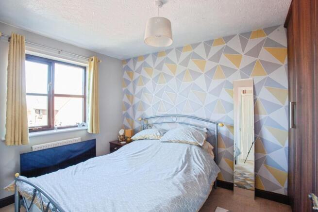 3 bed Semi-Detached for sale Image 6