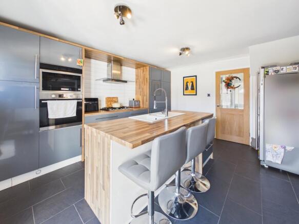 Living/Breakfast Kitchen