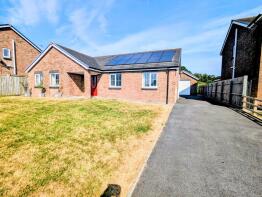 11, Maes Y Llewod, Bancyfelin, Carmarthen SA33 5EQ